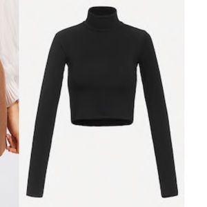 Black turtleneck crop top